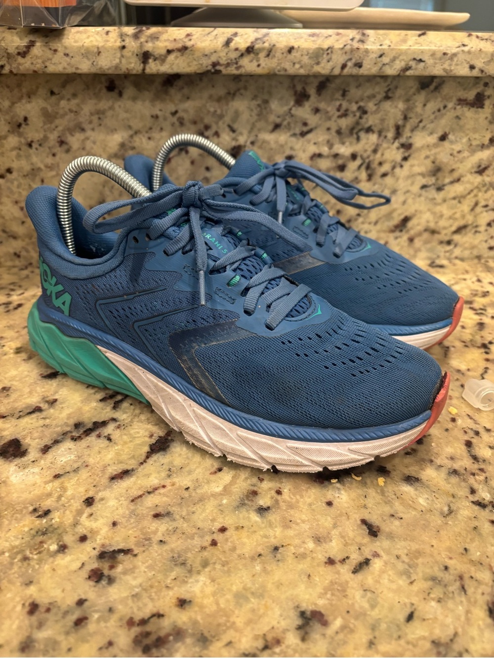 Hoka One One Arahi 5 Blue Womens size 8